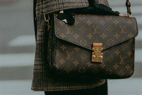 nep louis vuitton sjaal herkennen|9 Manieren om Neppe Louis Vuitton te Herkennen .